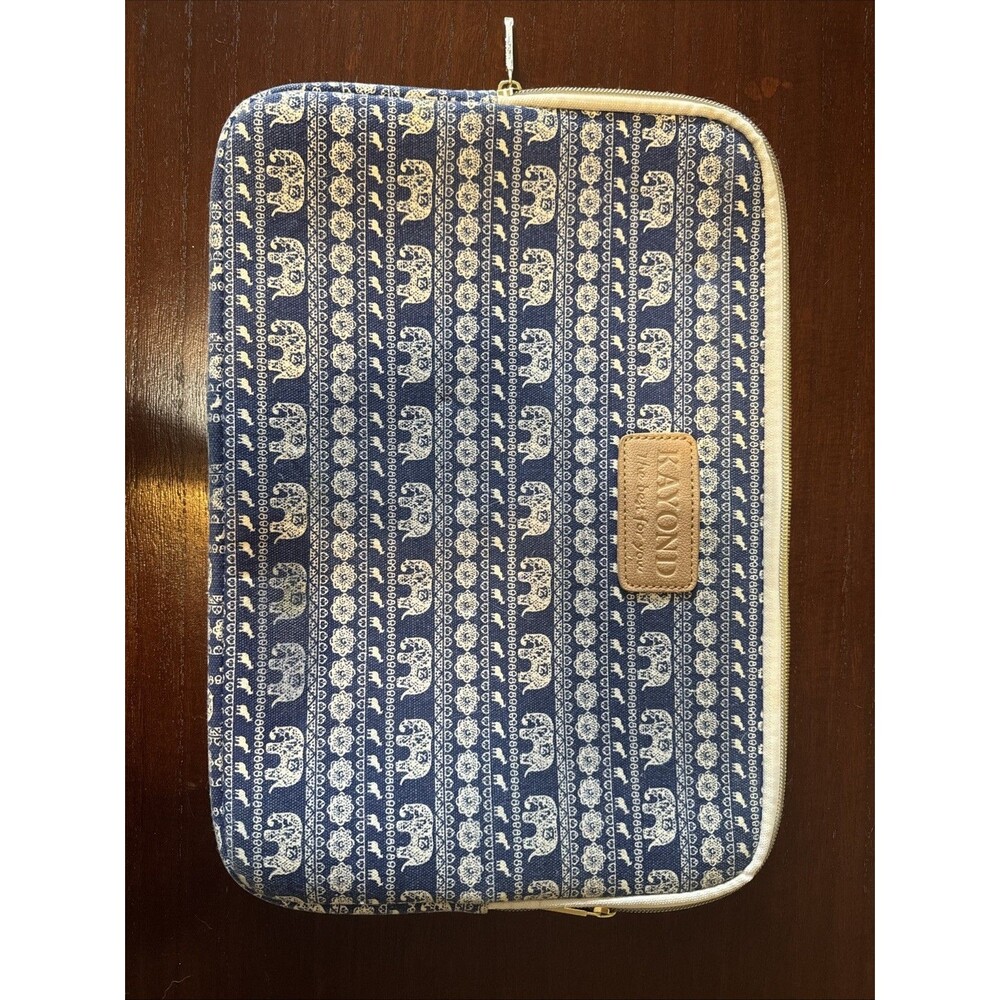 Kayond Blue & White Elephant Pattern Laptop Sleeve With Zipper